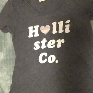 Hollister t-shirt